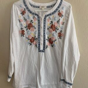 STYLE & CO. White Top with Multicolor Floral Embroidery